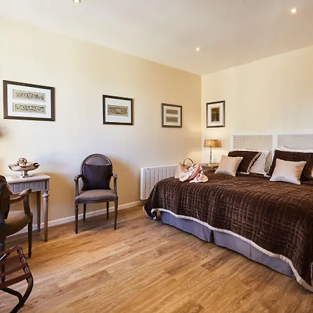 Les D'arromanches, Teritoria ホテル 4*