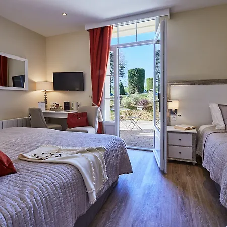 Les D'arromanches, Teritoria ホテル 4*