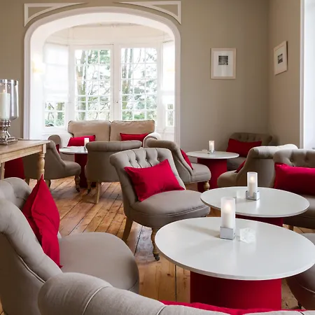 Les D'arromanches, Teritoria 4*