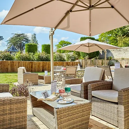 Hotel Les D'arromanches, Teritoria