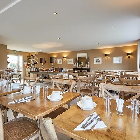 Les D'arromanches, Teritoria 4*