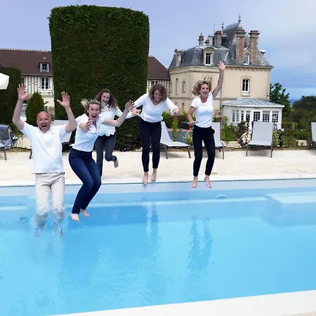 Les D'arromanches, Teritoria 4*