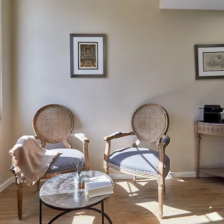 Les D'arromanches, Teritoria ホテル