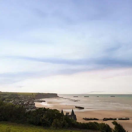 Les D'arromanches, Teritoria