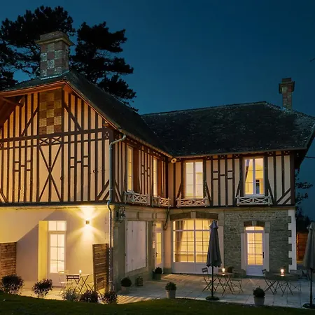 Les D'arromanches, Teritoria ארומנש-לה-באינס