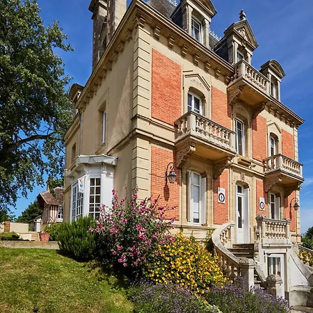 Les D'arromanches, Teritoria מלון ארומנש-לה-באינס