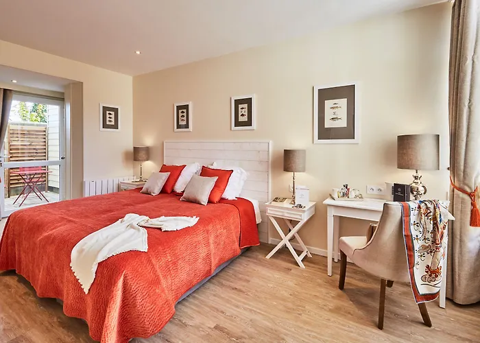 Les D'arromanches, Teritoria 호텔 아로만체스레방