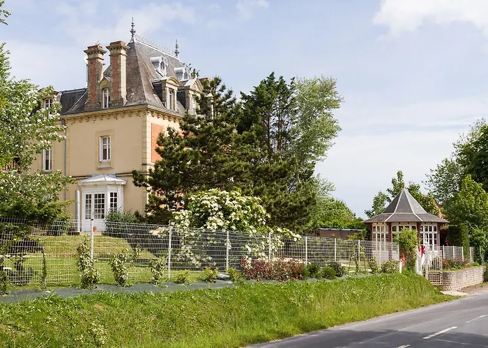 Les D'arromanches, Teritoria 4*