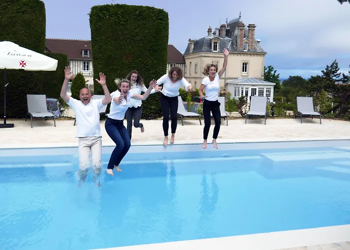 Les D'arromanches, Teritoria 4*