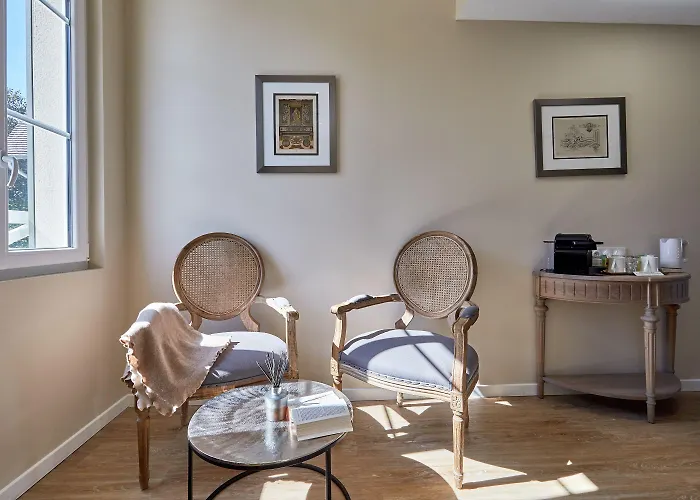 Les D'arromanches, Teritoria Hotel