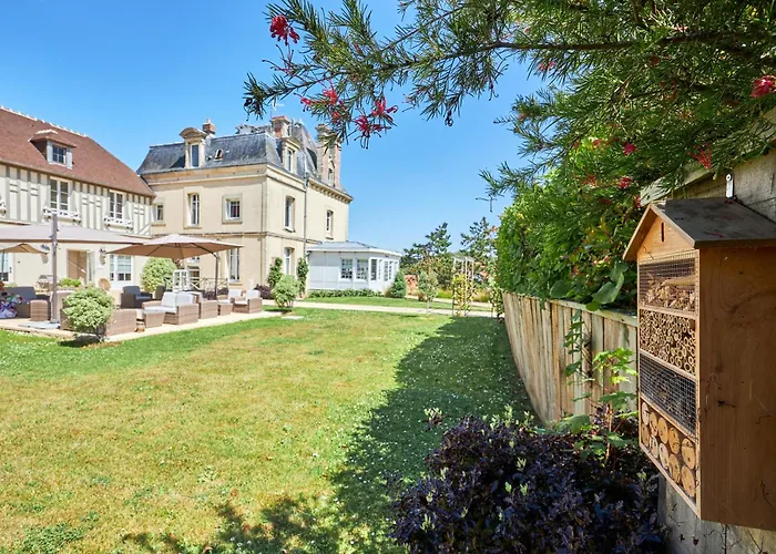 Les D'arromanches, Teritoria 호텔