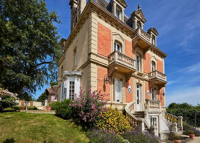 Les D'arromanches, Teritoria 호텔 아로만체스레방