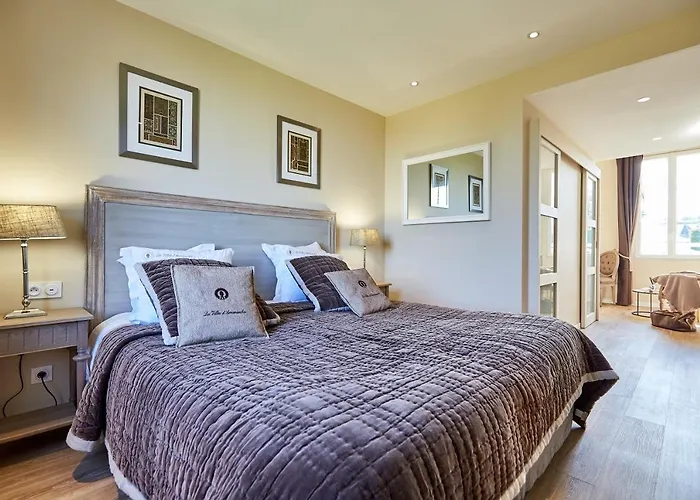 Les D'arromanches, Teritoria 4* 아로만체스레방