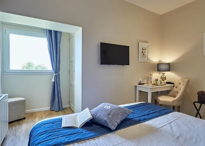 Hotel Les D'arromanches, Teritoria